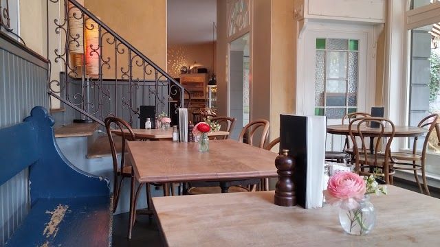 Cafe Des Amis